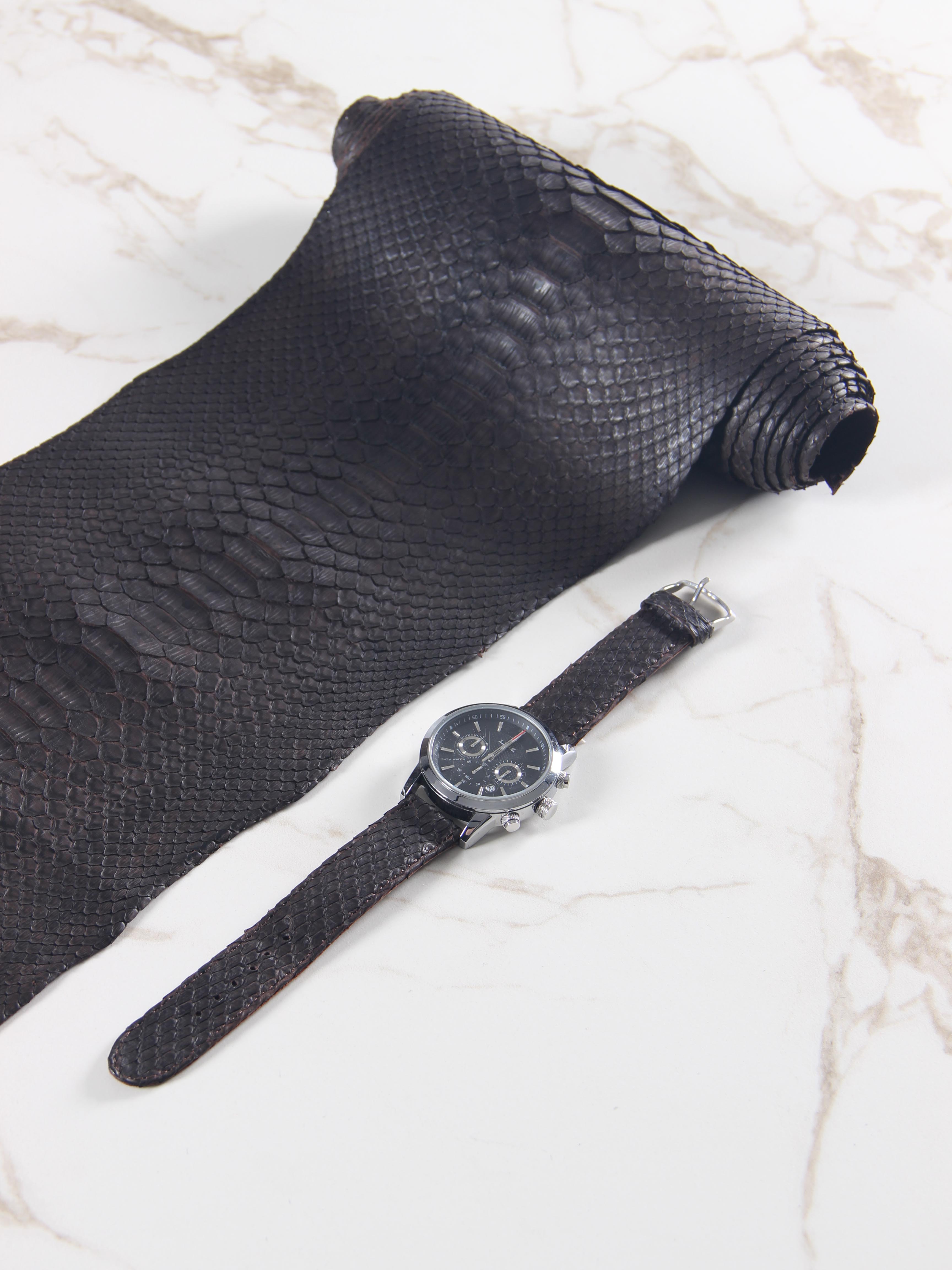 картинка Ремешок на часы R22 коричневый питон от интернет магазина