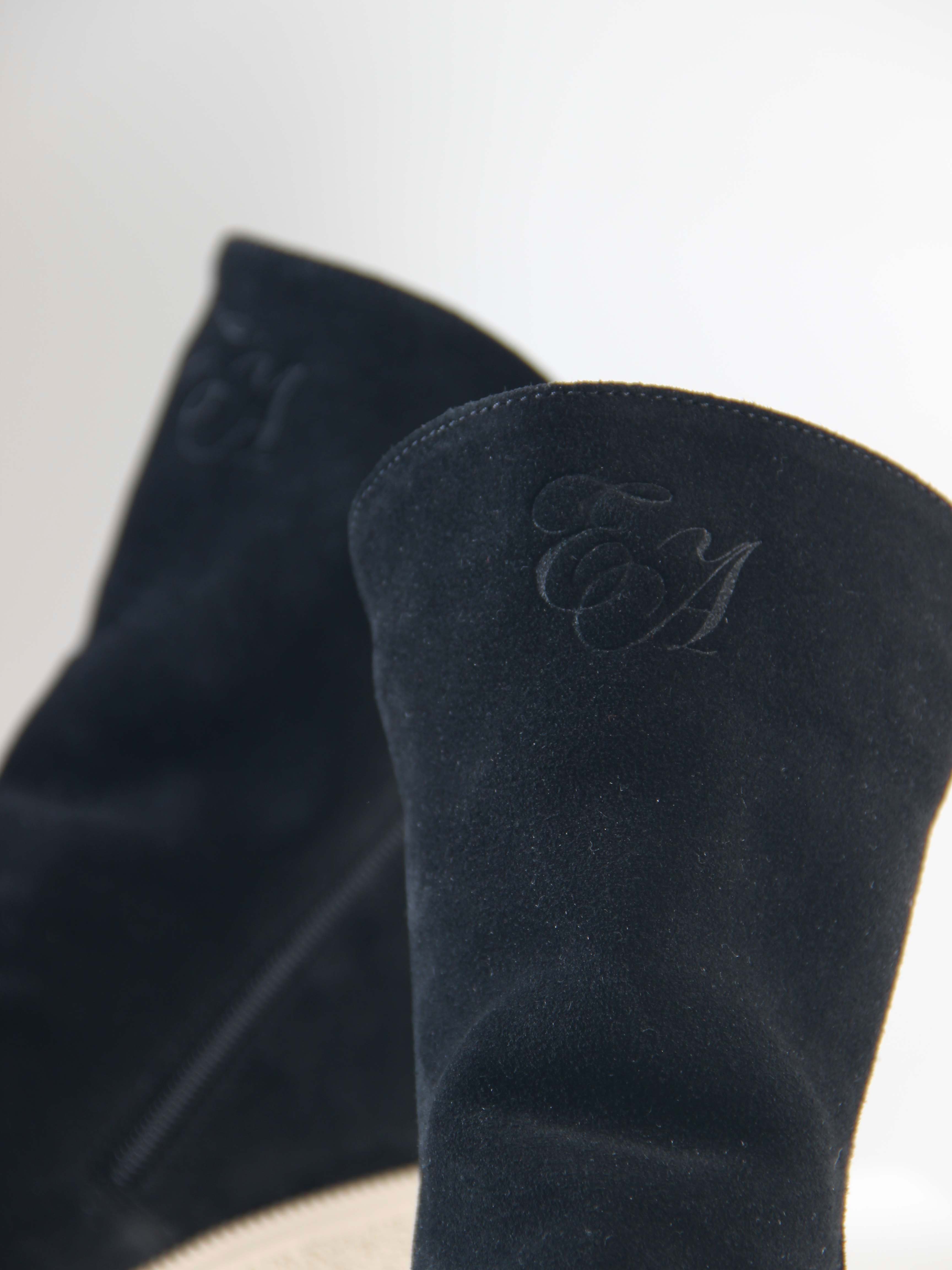 картинка Ботинки ED'ART 233.1541'be. Черный замша от интернет магазина