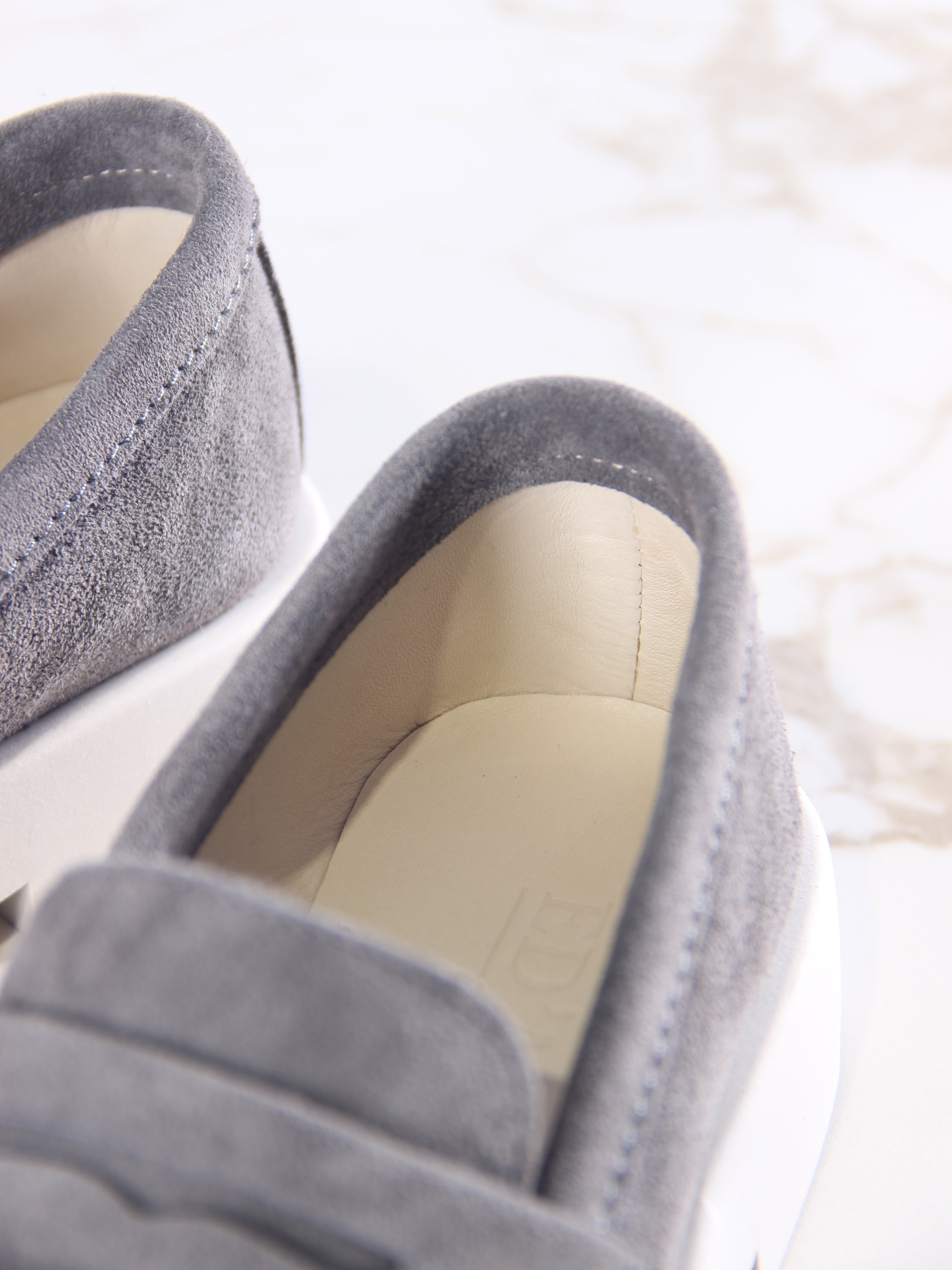 картинка Лоферы туфли ED'ART 176.1593'be. Серый замок замша от интернет магазина