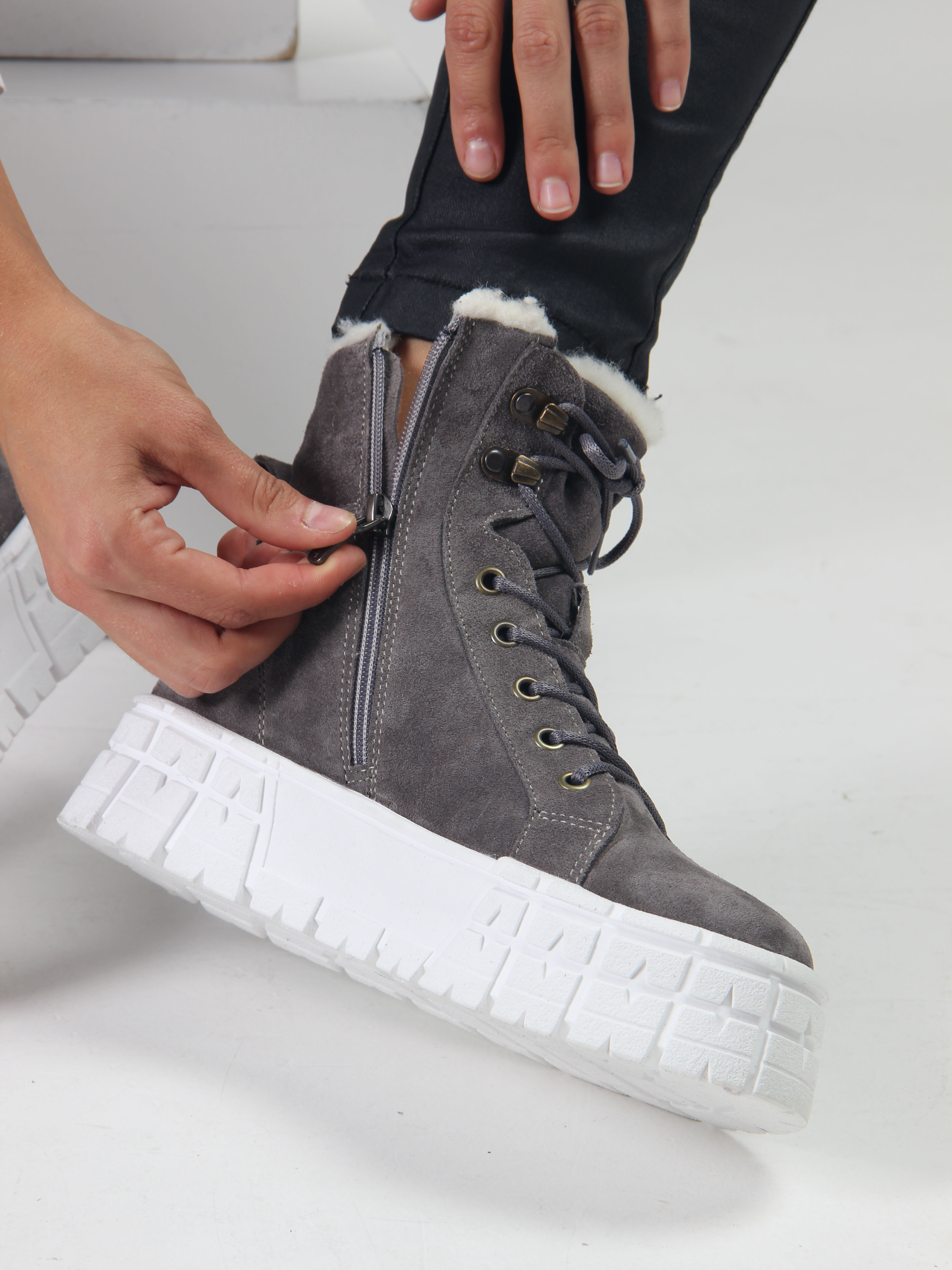 картинка Ботинки ED'ART 216.212131'w. серый замок замша от интернет магазина