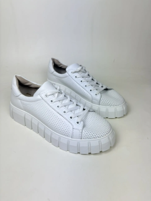 Кеды кожаные белые с перфорацией