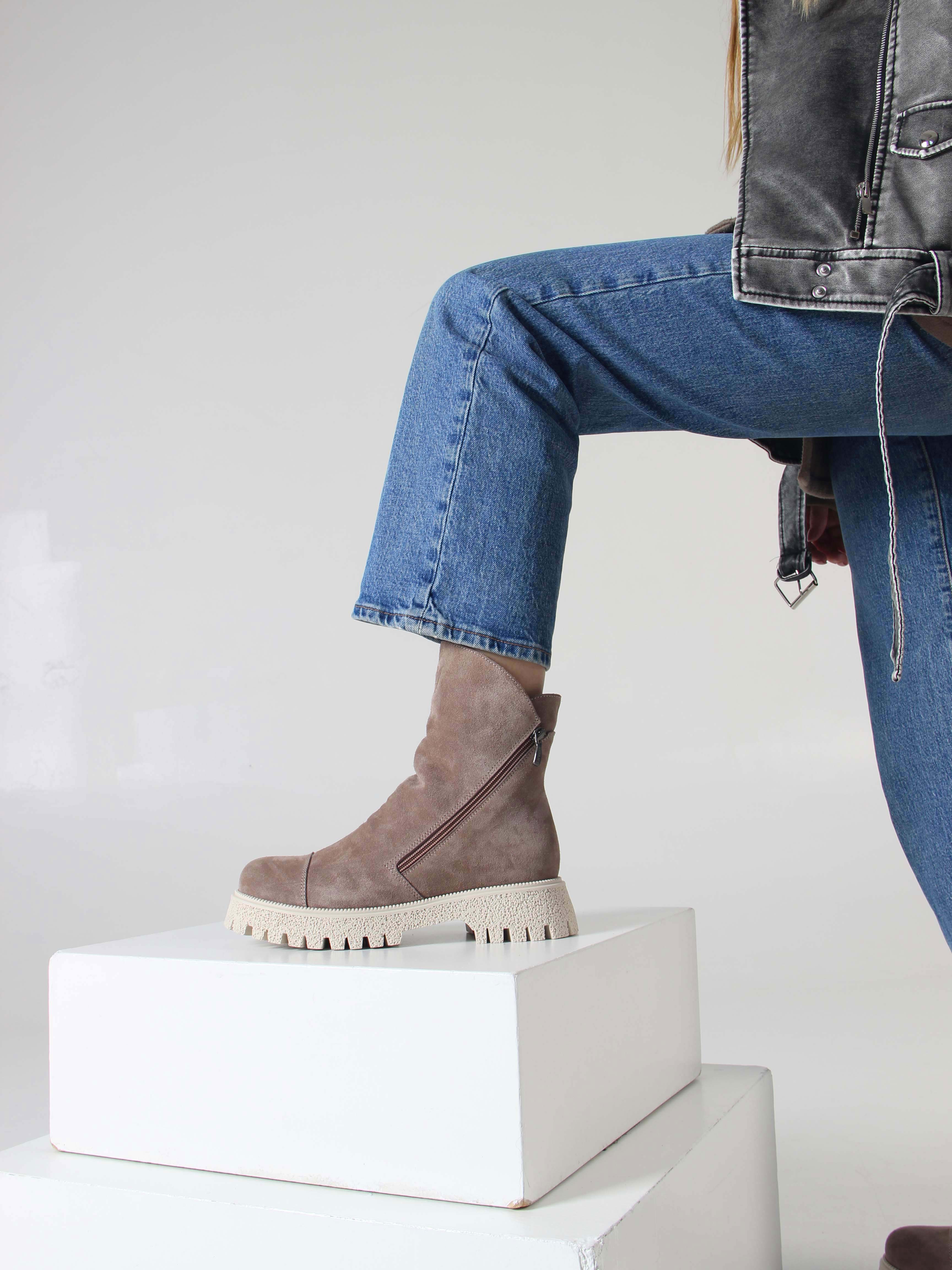 картинка Ботинки ED'ART 233.1541'be. Капучино замша от интернет магазина