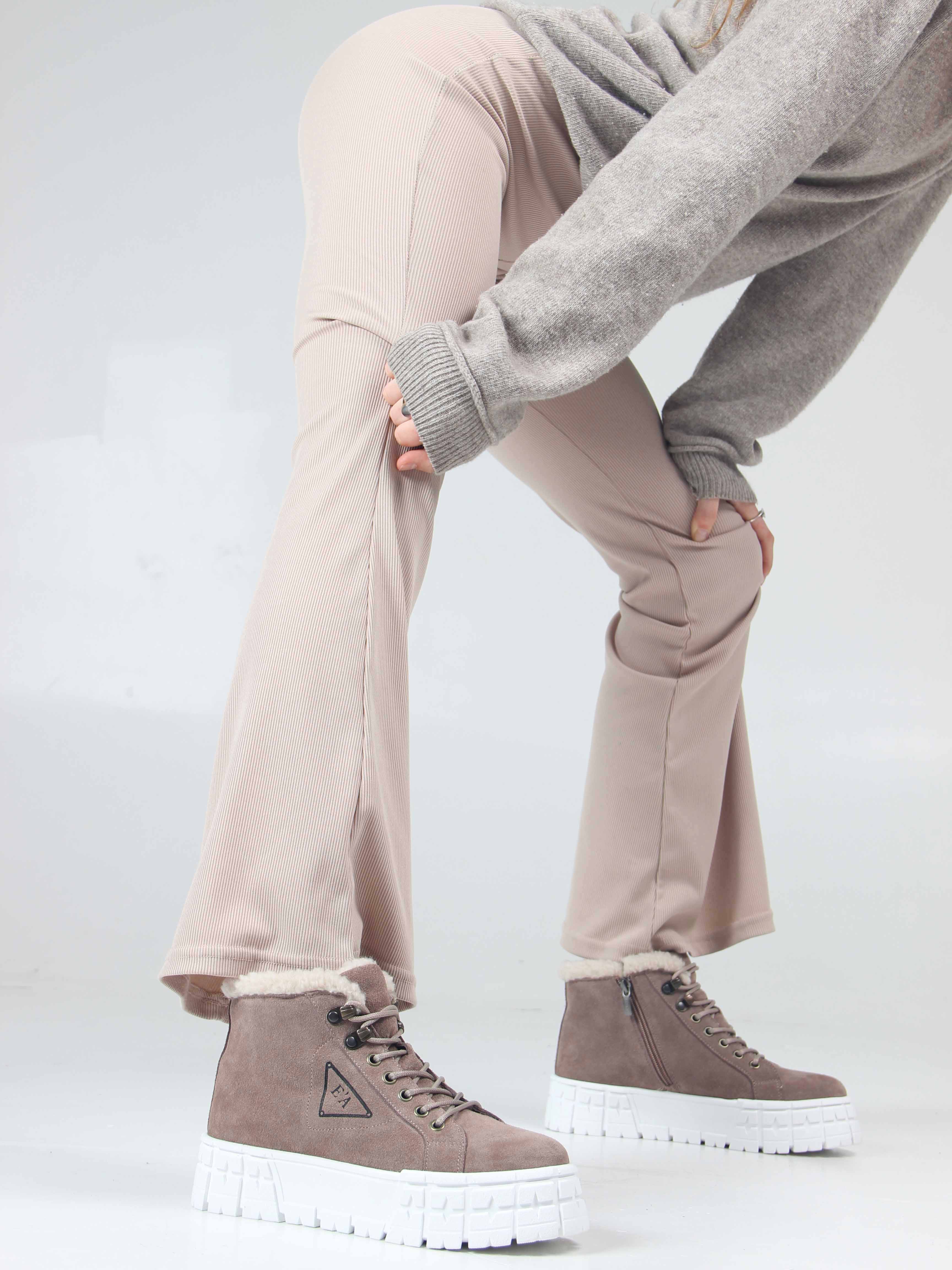 картинка Ботинки ED'ART 243.212131'w. Капучино замша от интернет магазина