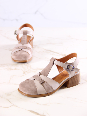 Босоножки бежевые