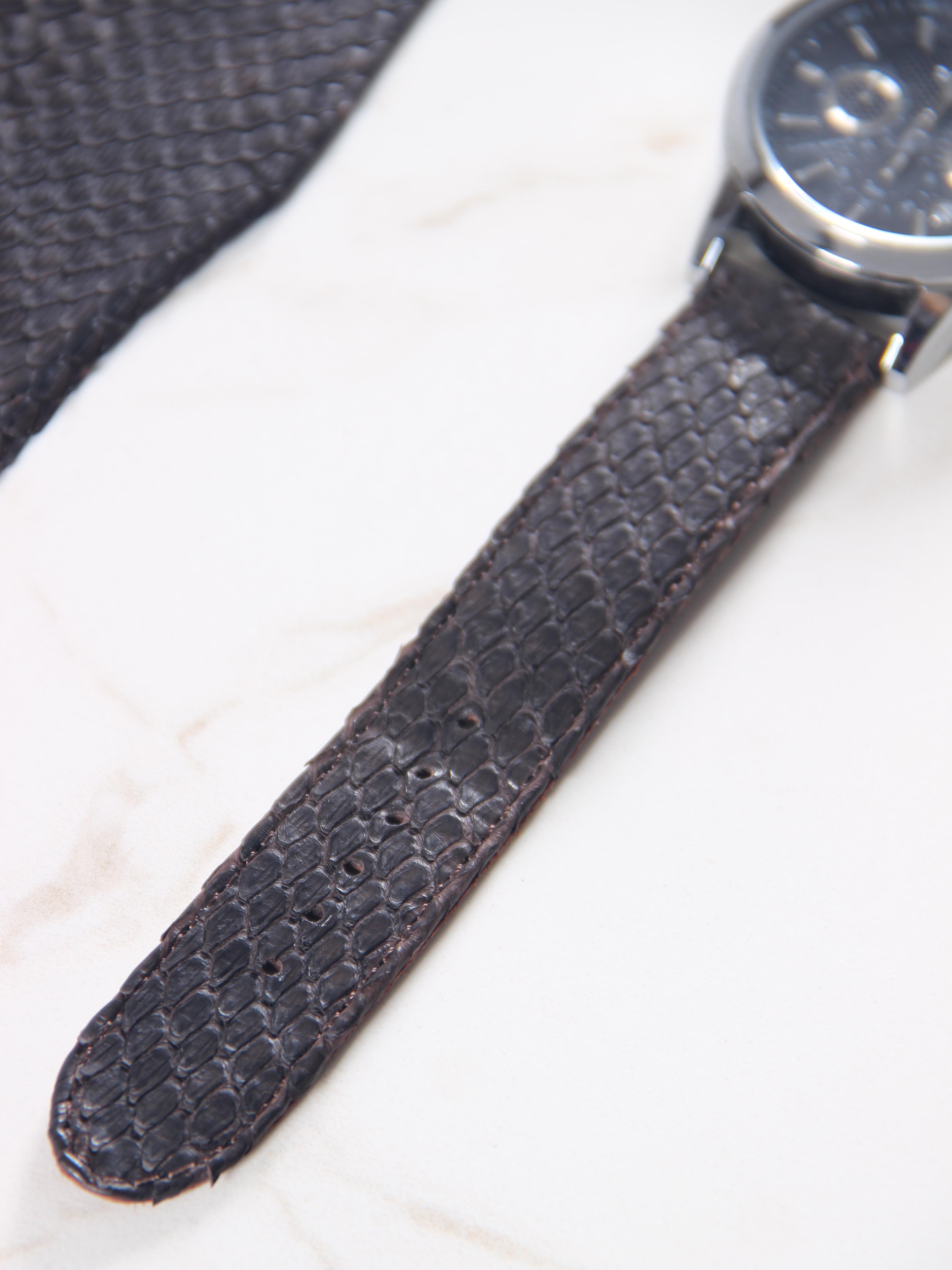 картинка Ремешок на часы R22 коричневый питон от интернет магазина