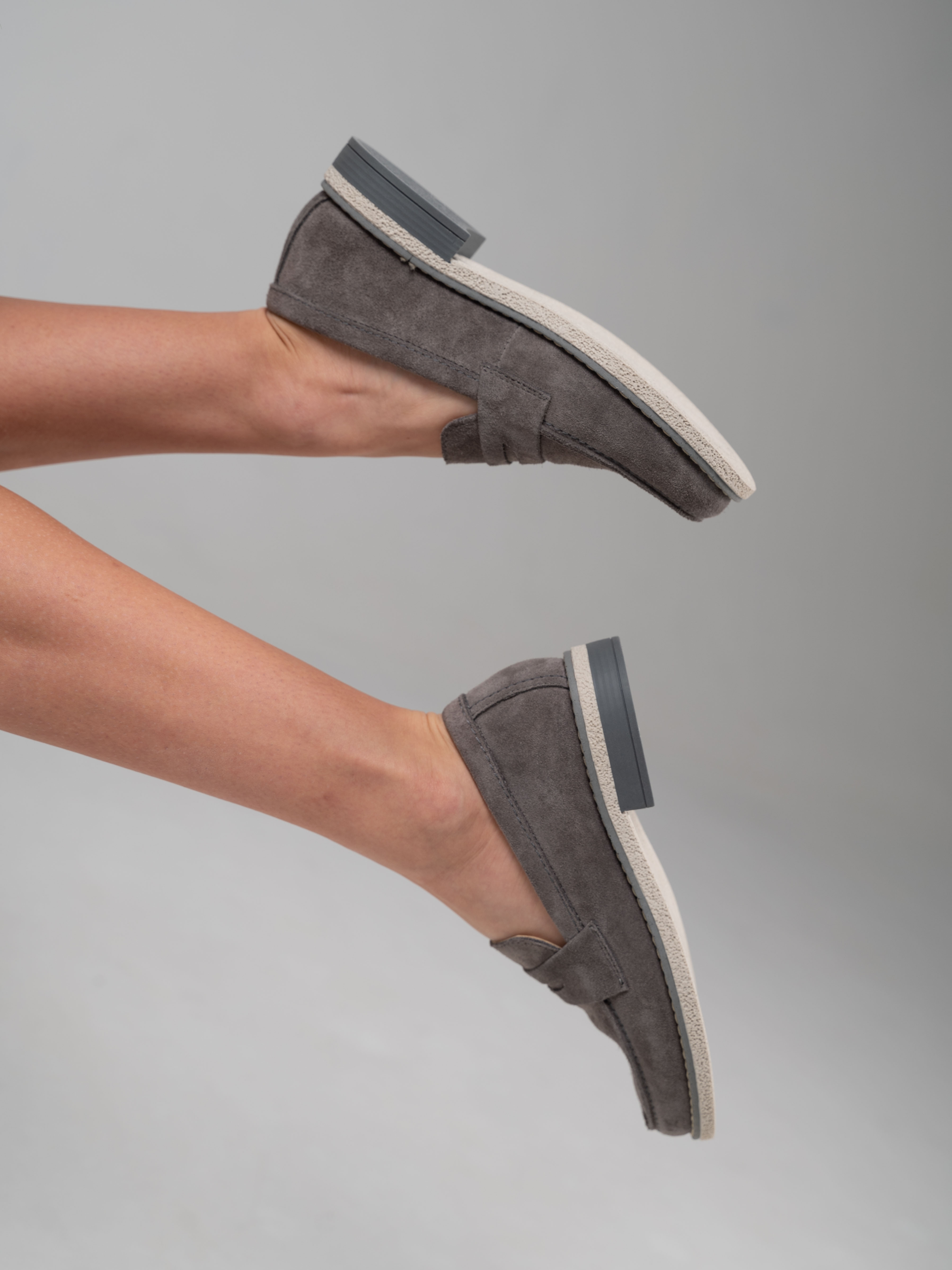 картинка Лоферы ED'ART 176.rose'gr. серый замок замша от интернет магазина