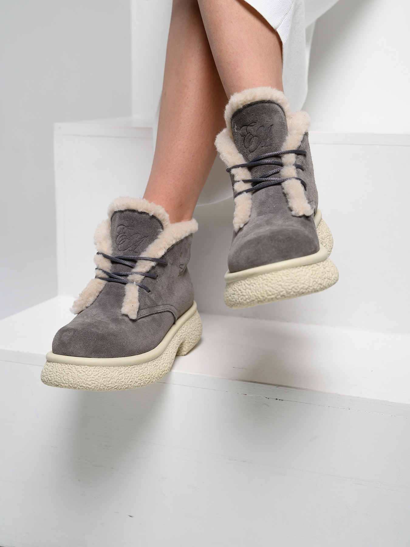 картинка Ботинки ED'ART 308.агата be. серый замок замша+бежевый от интернет магазина