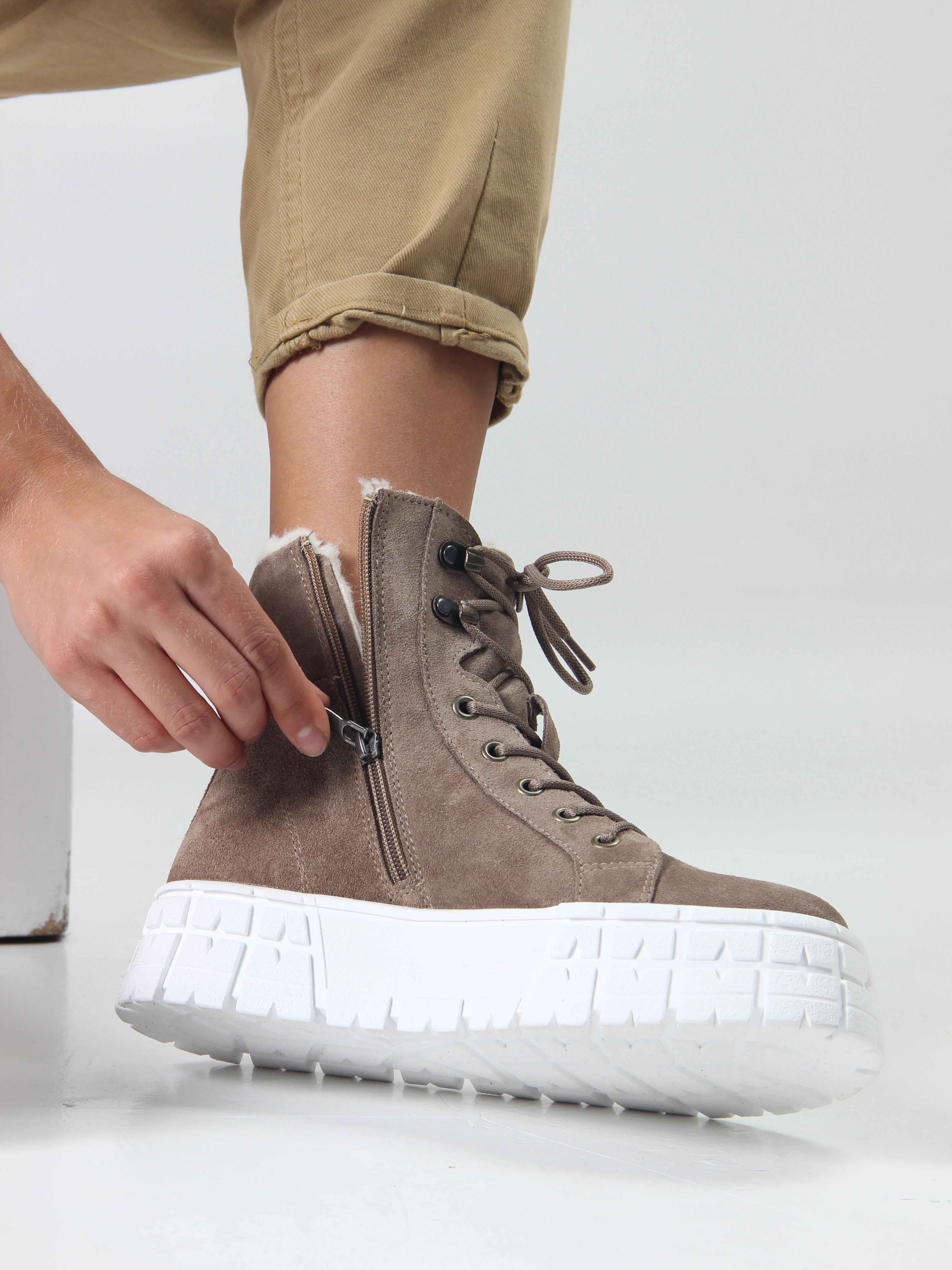 картинка Ботинки ED'ART 216.212131'w. коричневый капучино замша от интернет магазина