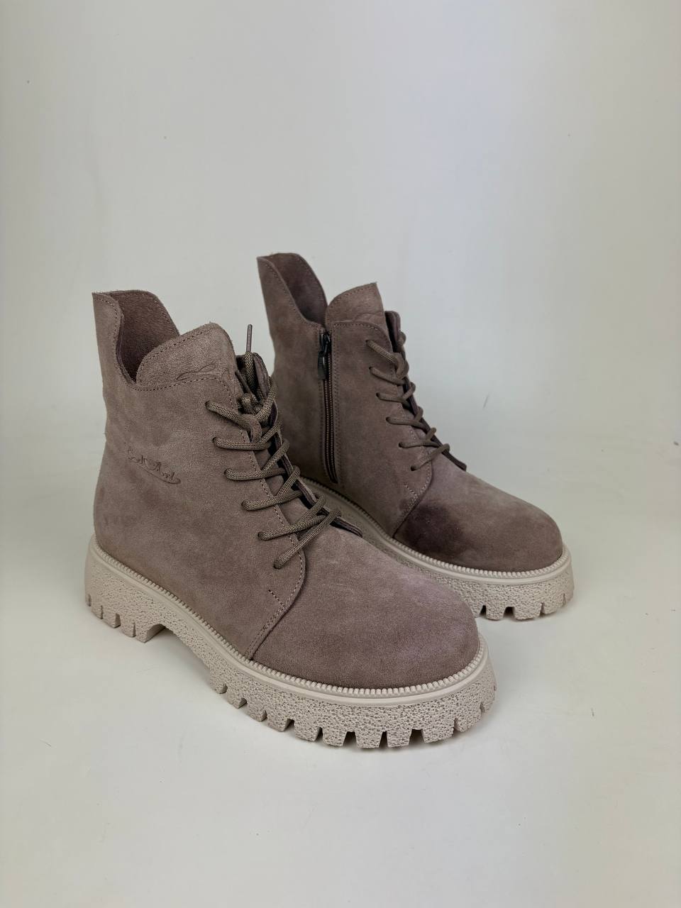 картинка Ботинки ED'ART 228.V.1541'be.Капучино замша уценка от интернет магазина