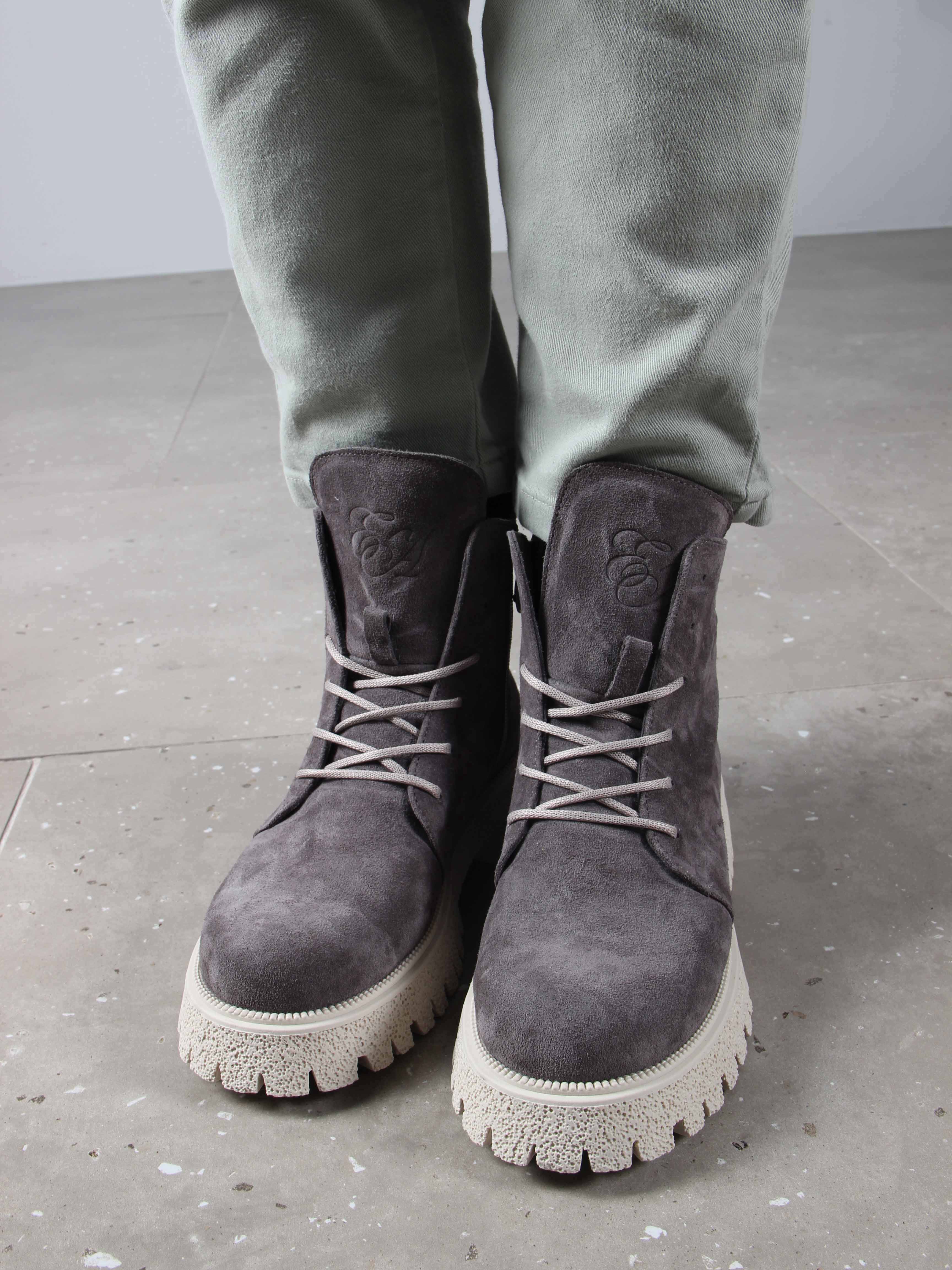 картинка Ботинки ED'ART 228.V.1541'be. Серый замок замша от интернет магазина