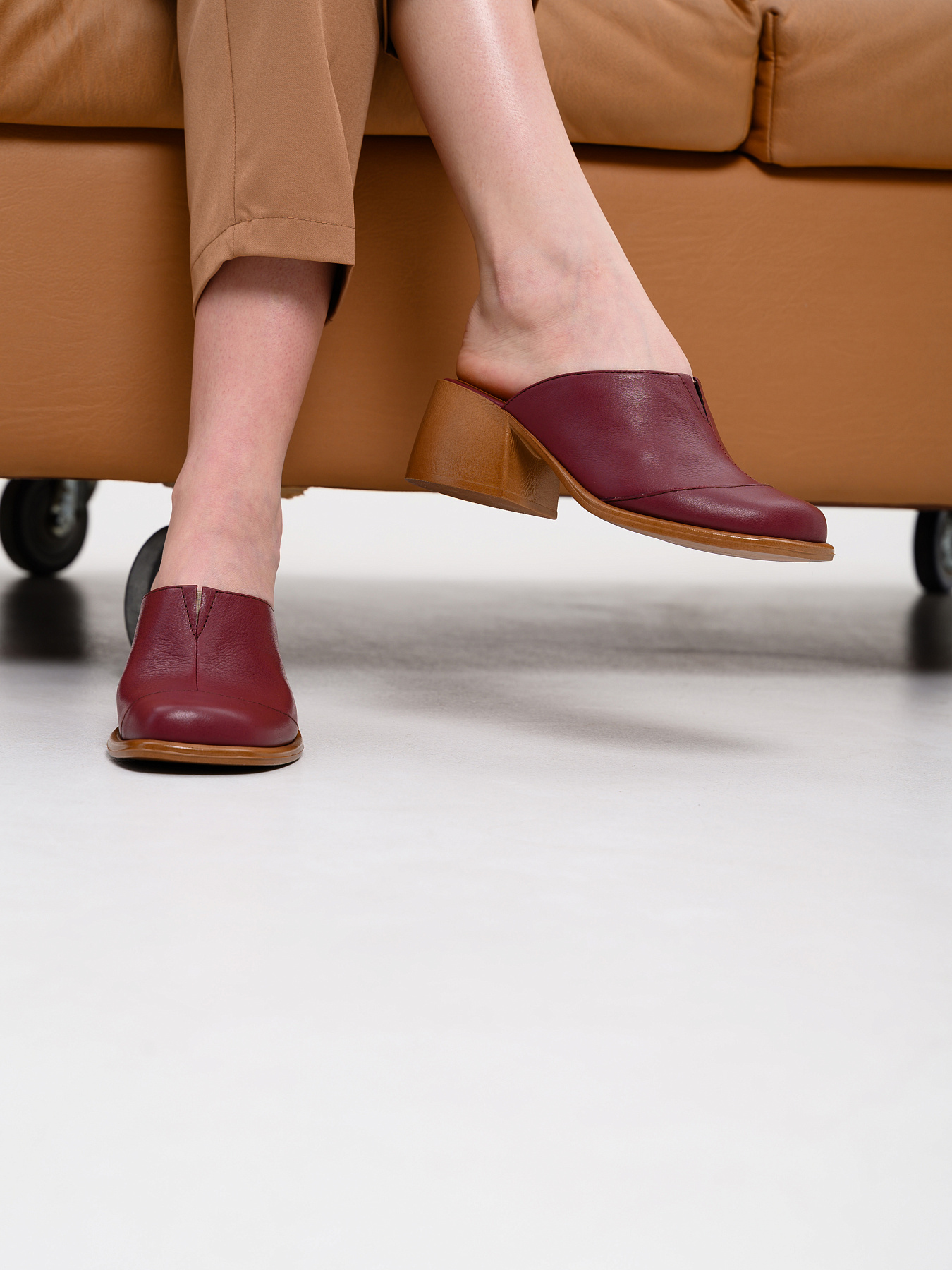 картинка Сабо ED'ART 5132.23663'br. Гнилая вишня+коричневый от интернет магазина