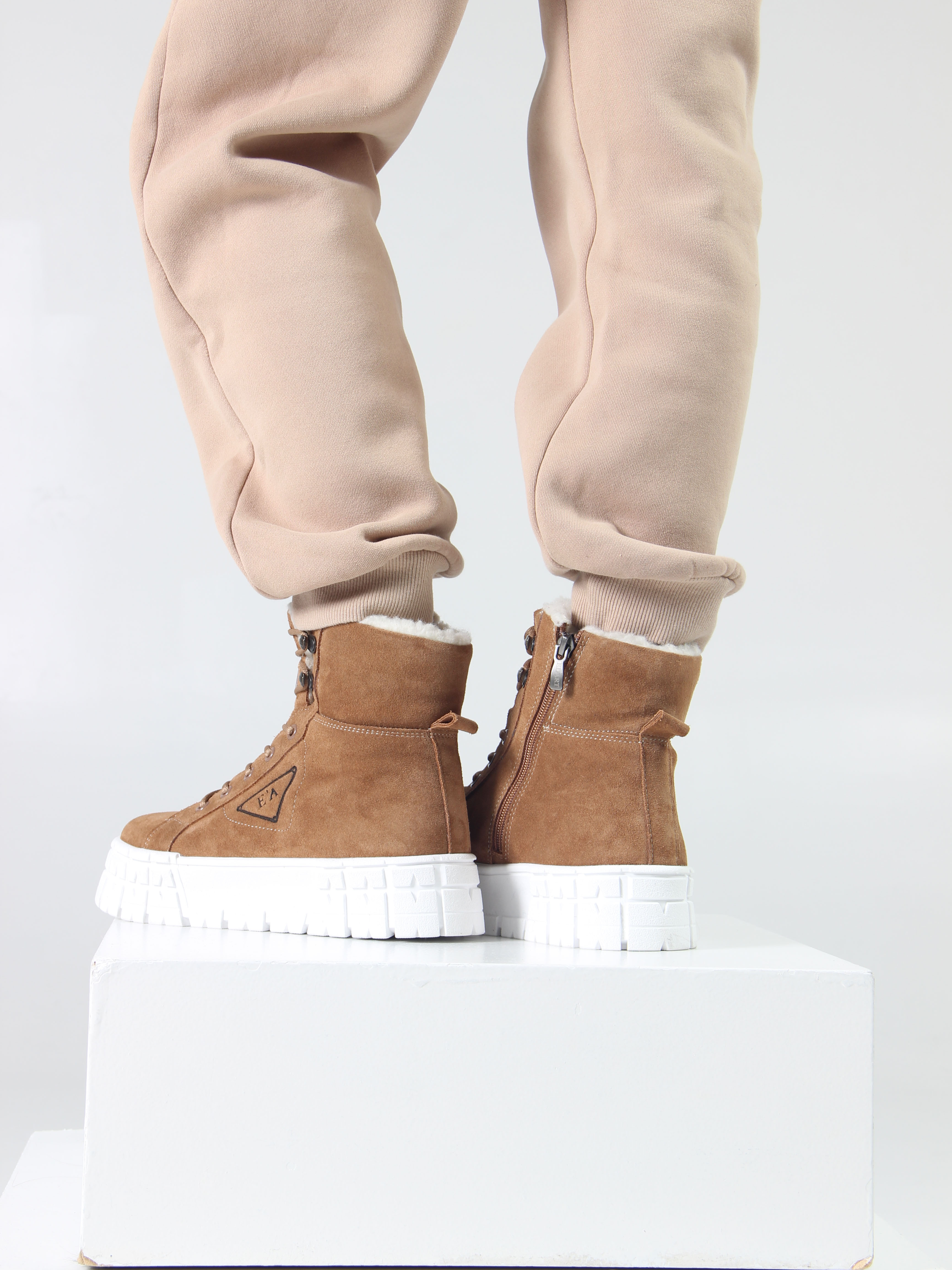 картинка Ботинки ED'ART 216.212131'w. светло-коричневый замша от интернет магазина