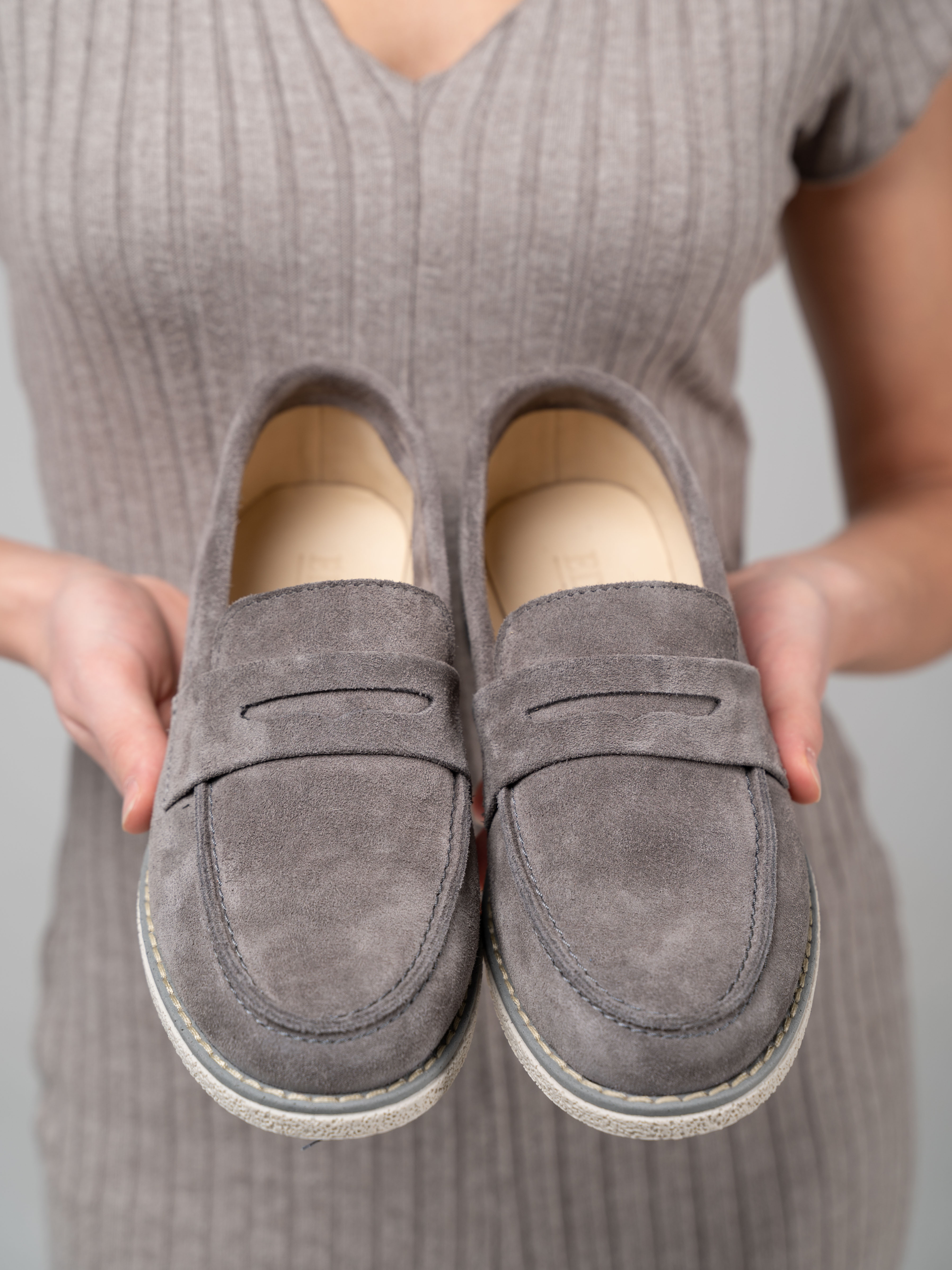 картинка Лоферы ED'ART 176.rose'gr. серый замок замша от интернет магазина