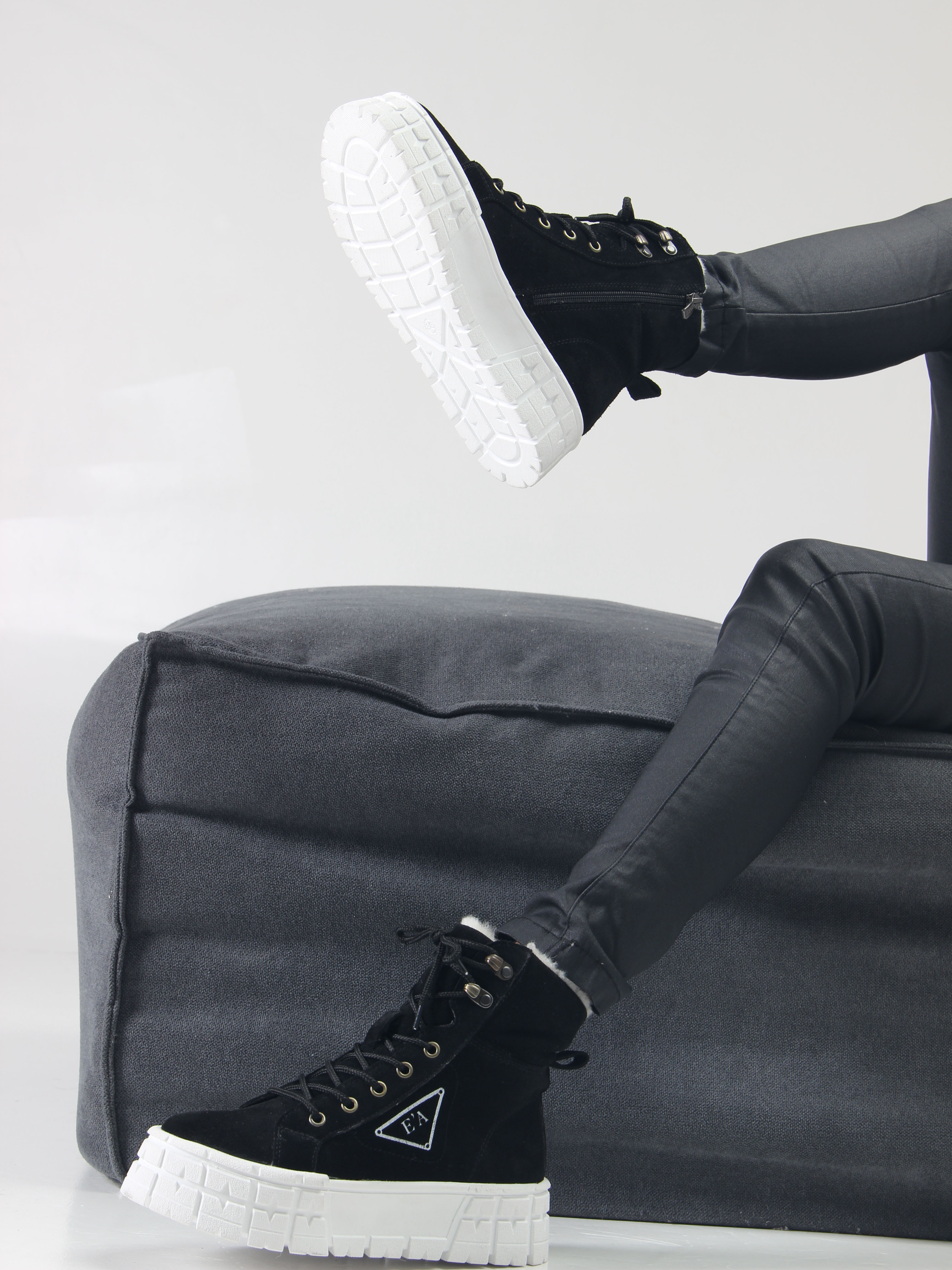 картинка Ботинки ED'ART 216.212131'w. черный замша от интернет магазина