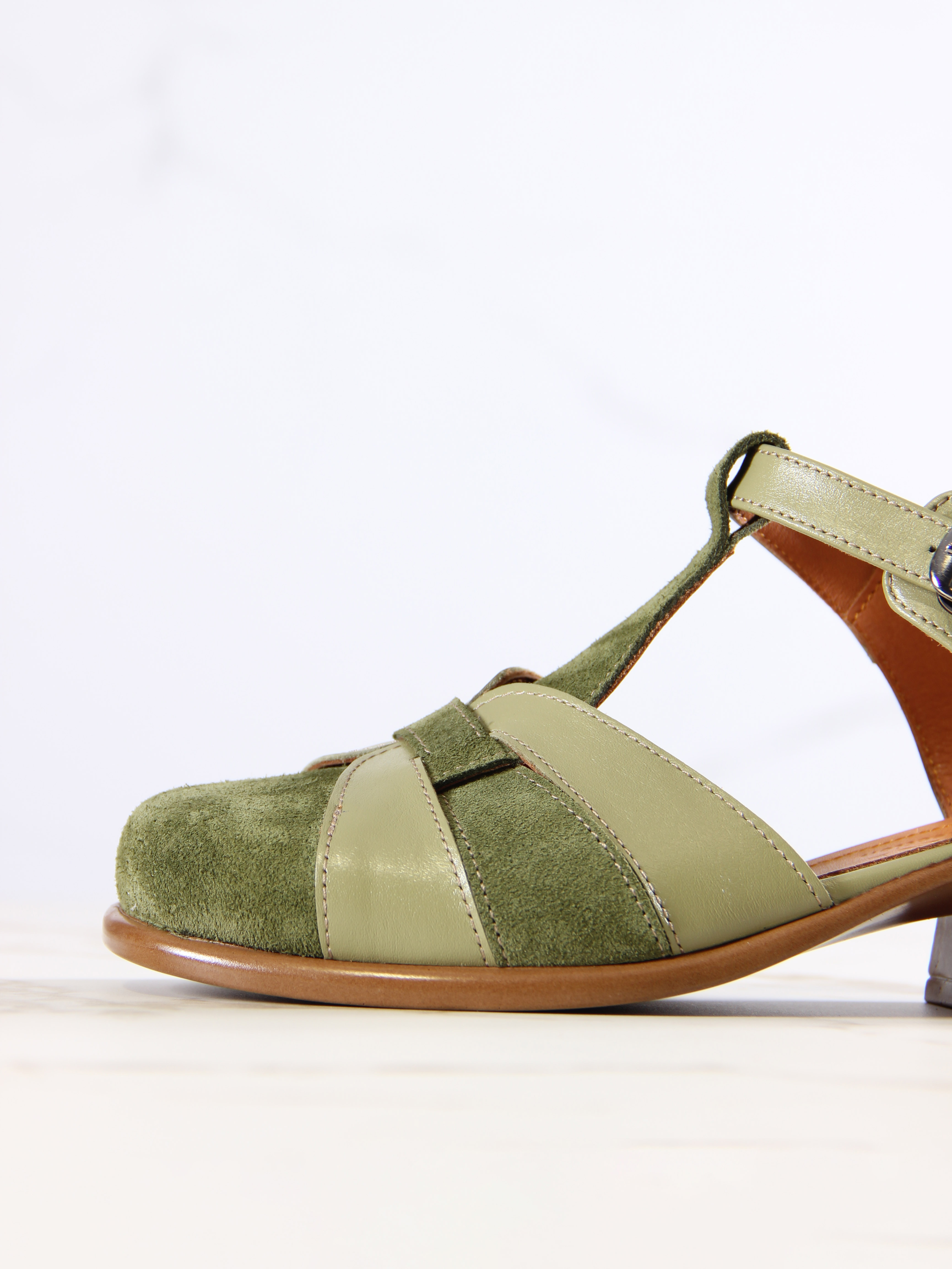 картинка Босоножки ED'ART 3038.26018'bе.Зеленая замша+олива от интернет магазина