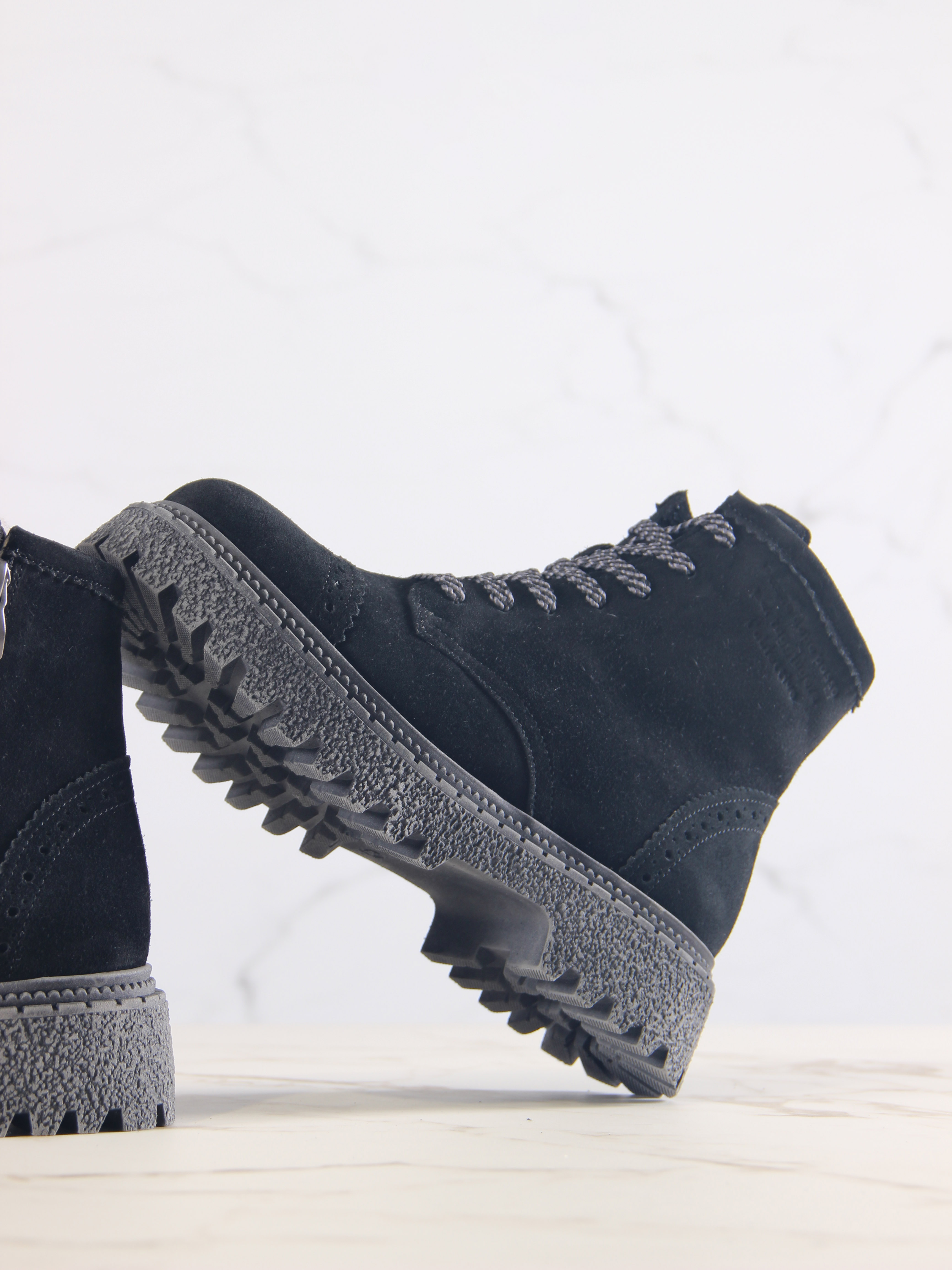 картинка Ботинки ED'ART 319.22511'gr. Черный замша от интернет магазина