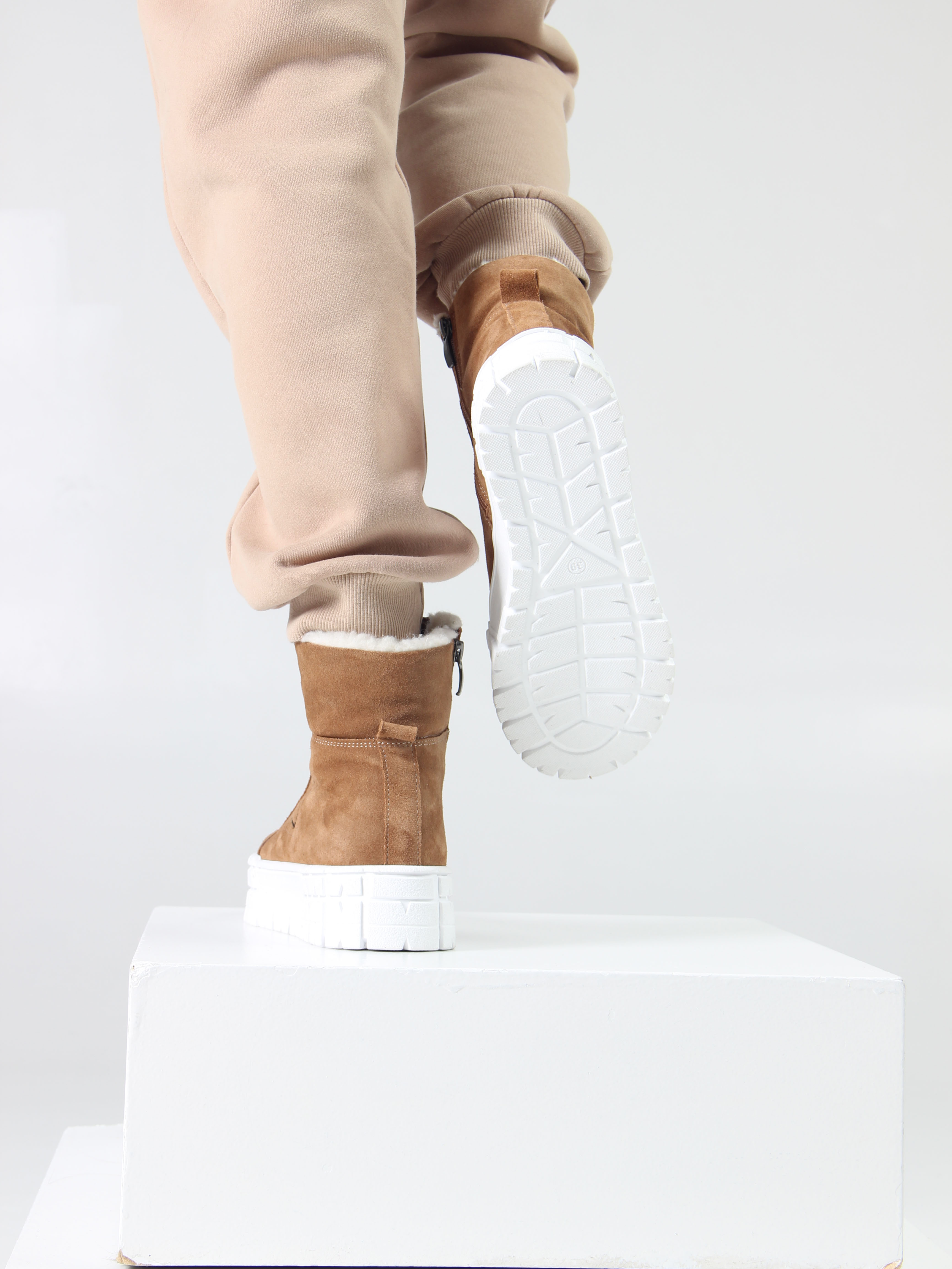 картинка Ботинки ED'ART 216.212131'w. светло-коричневый замша от интернет магазина