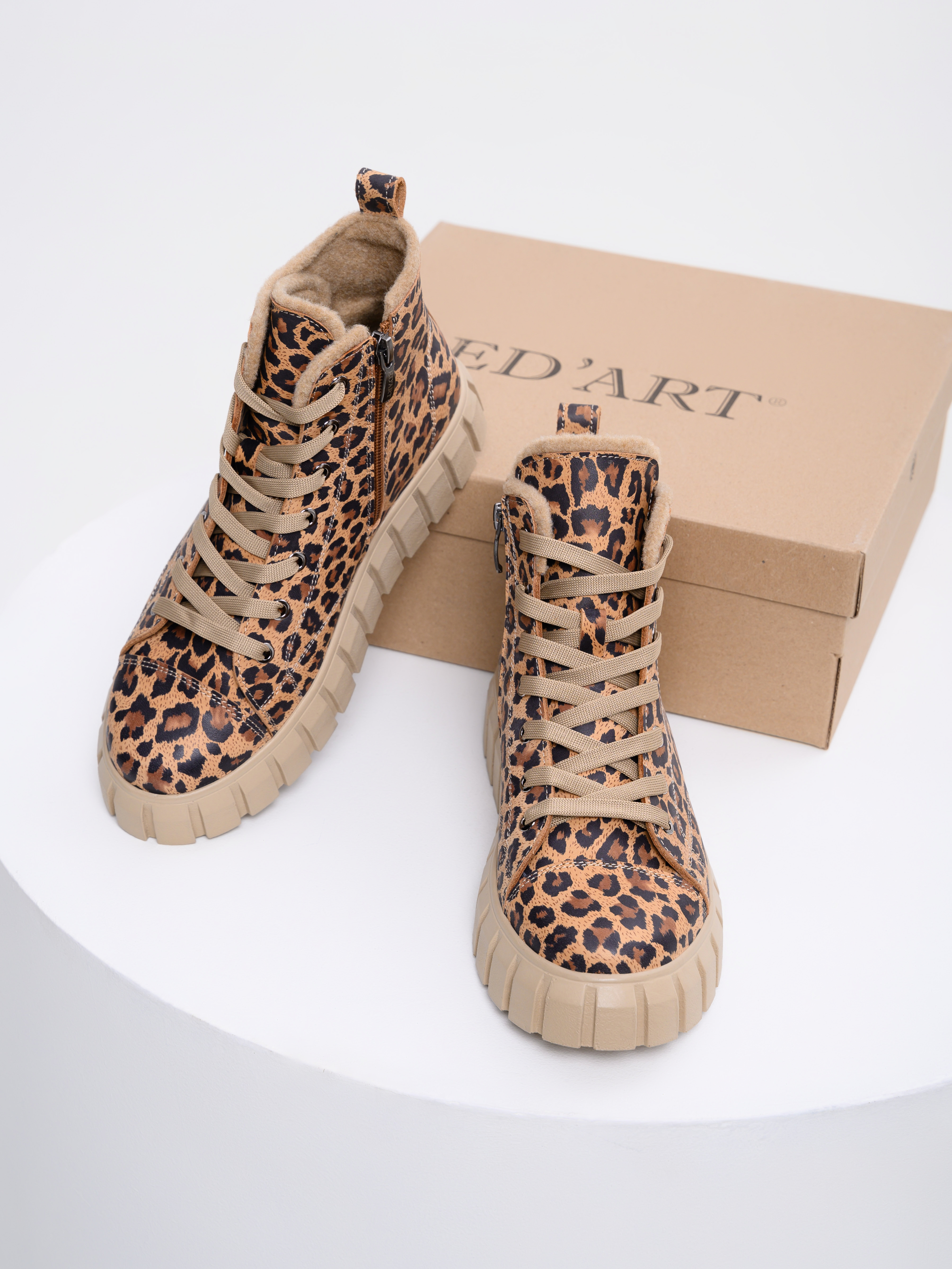 картинка Ботинки ED'ART 217.91505'be. Коричневый леопард от интернет магазина