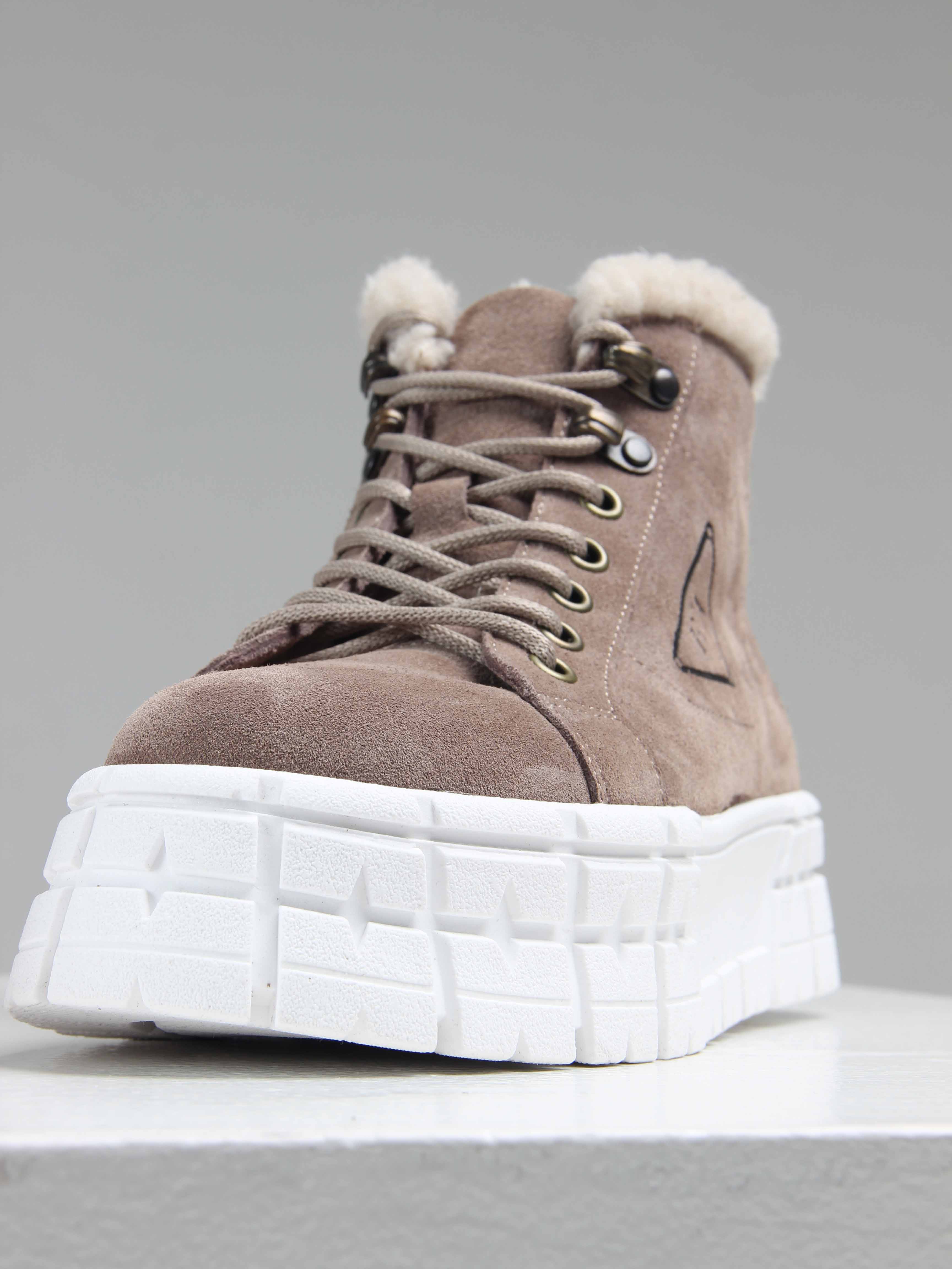 картинка Ботинки ED'ART 243.212131'w. Капучино замша от интернет магазина