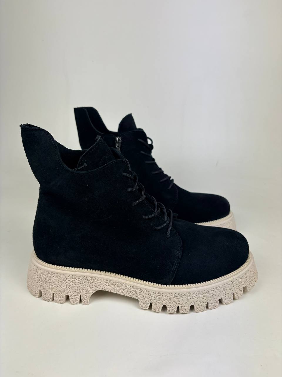 картинка Ботинки ED'ART 228.V.1541'be.Черный замша уценка от интернет магазина
