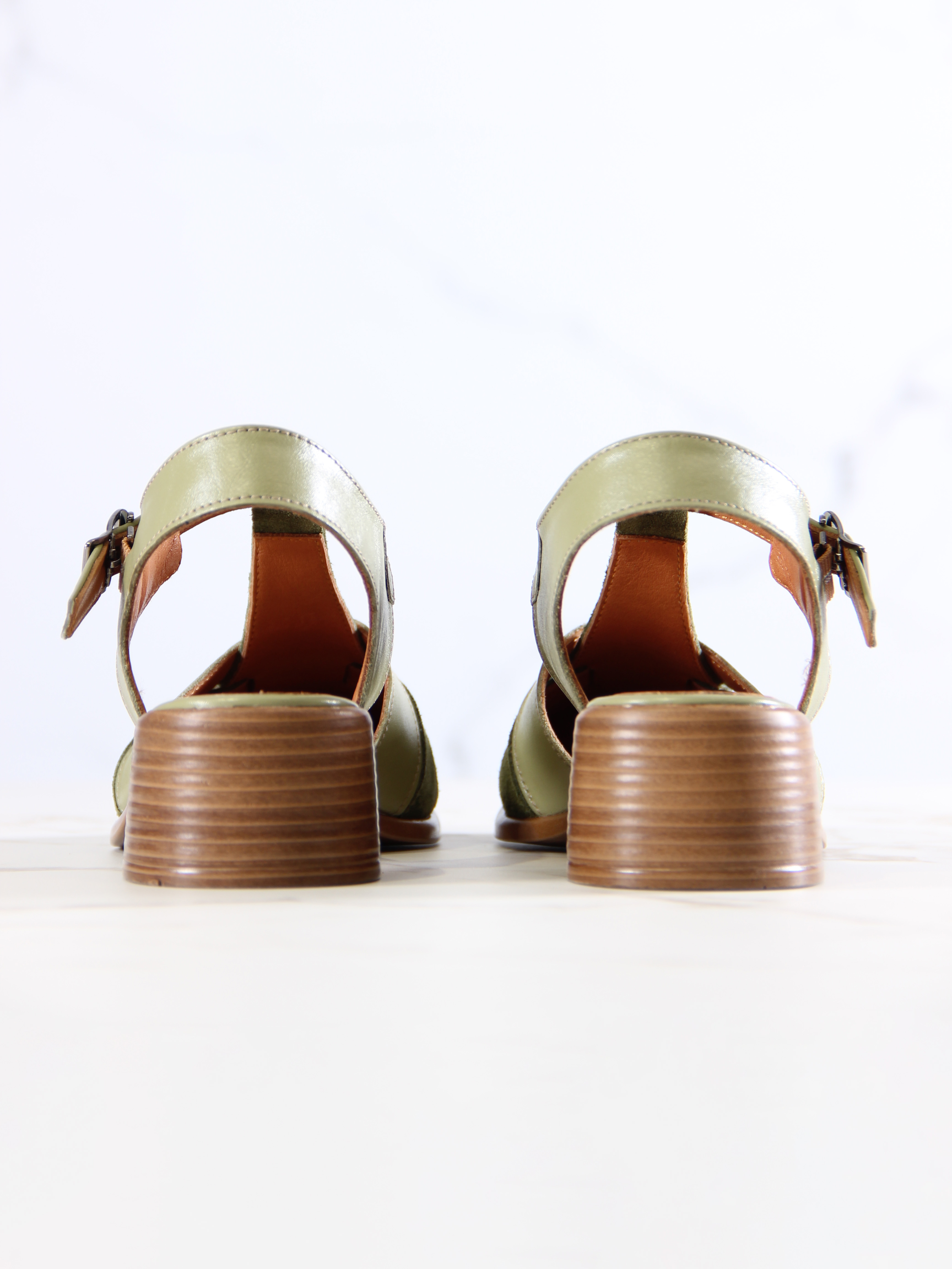 картинка Босоножки ED'ART 3038.26018'bе.Зеленая замша+олива от интернет магазина