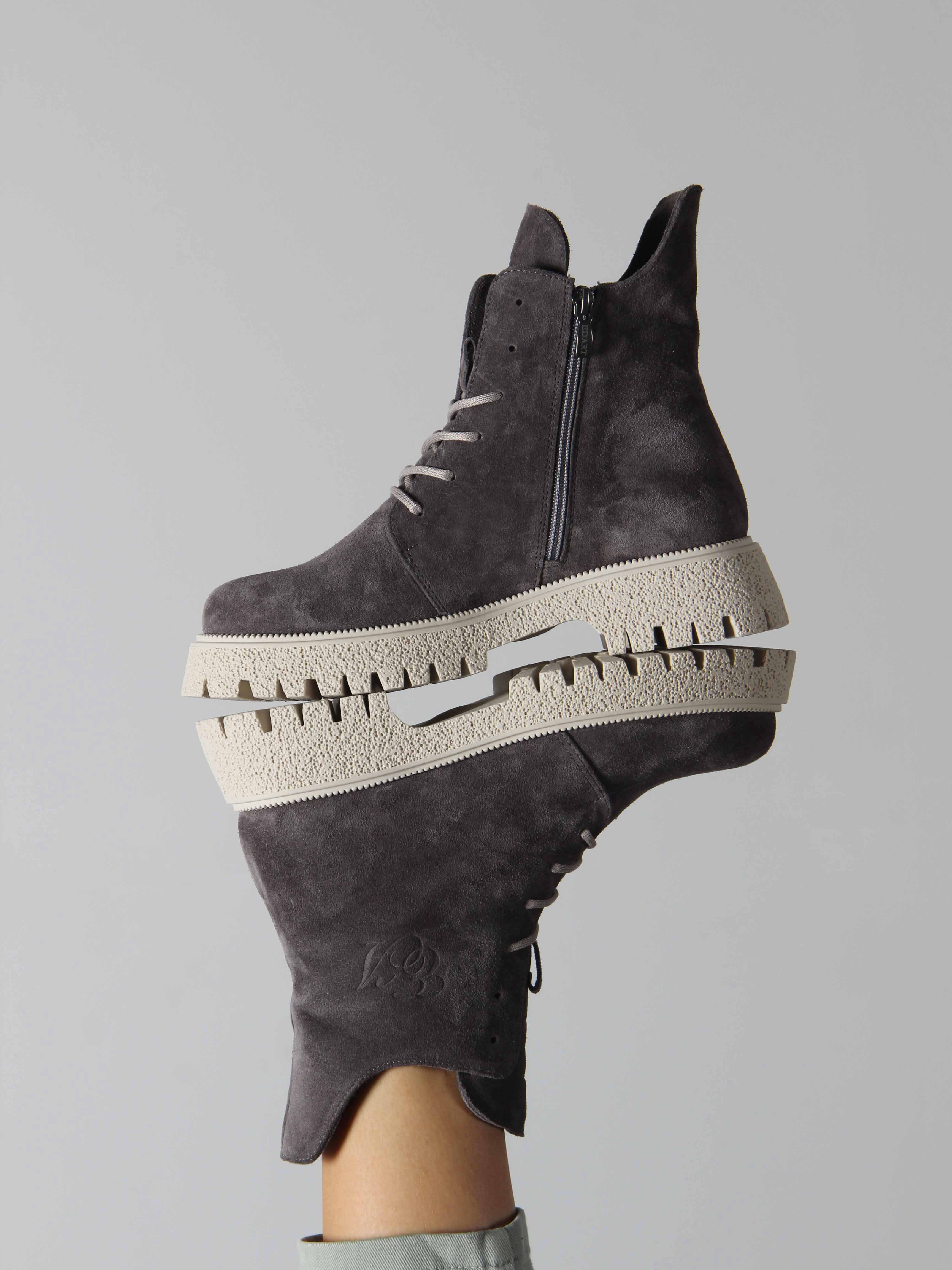 картинка Ботинки ED'ART 228.V.1541'be. Серый замок замша от интернет магазина