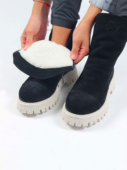 картинка Ботинки ED'ART 233.1541'be. Черный замша от интернет магазина